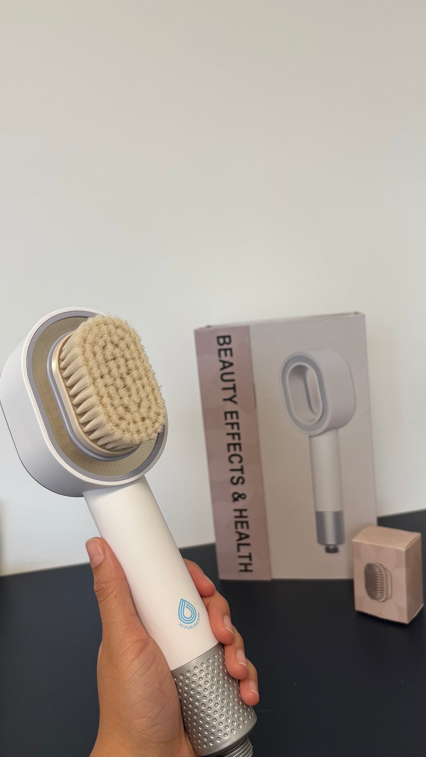 Brosse et éponge adaptables sur votre pommeau Suimy