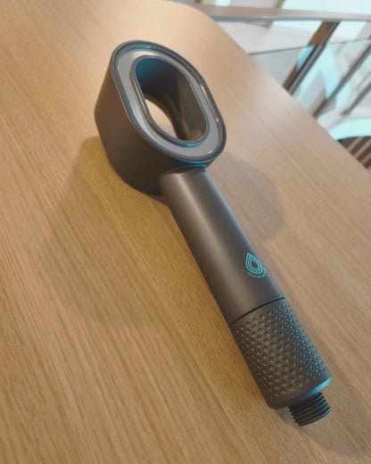 Belle photo du pommeau de douche filtrant chlore et calcaire avec éco d'eau intégré 