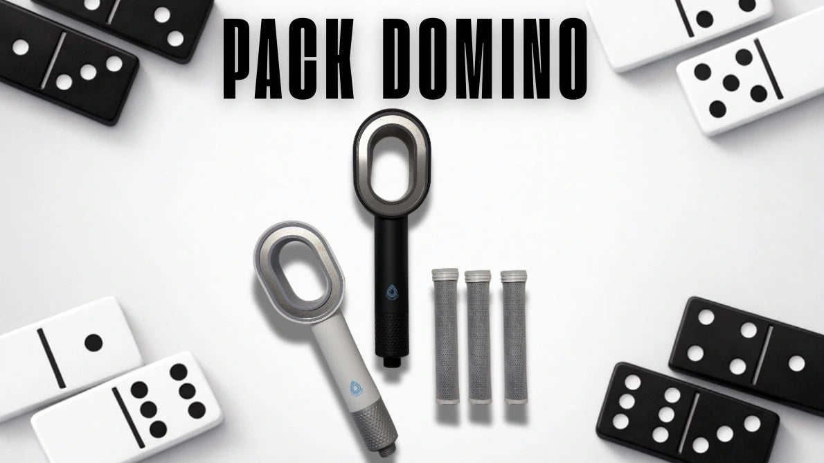La photo est le pack duo Domino sur un fond gris avec des dominos. Il y a deux pommeaux noir et blanc + trois filtres ACF testé en laboratoires.