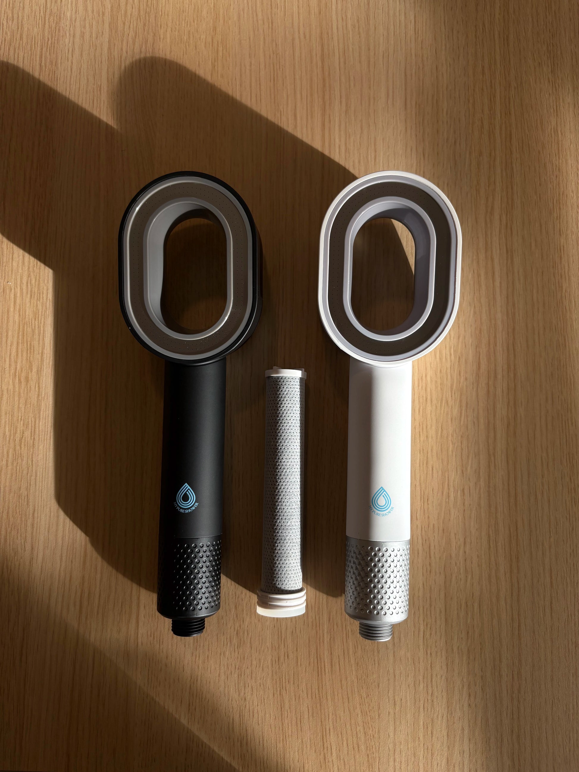 Image des pommeaux filtrants du pack Domino + filtre ACF avec une durée d’utilisation de 6 mois pour obtenir un bon résultat.