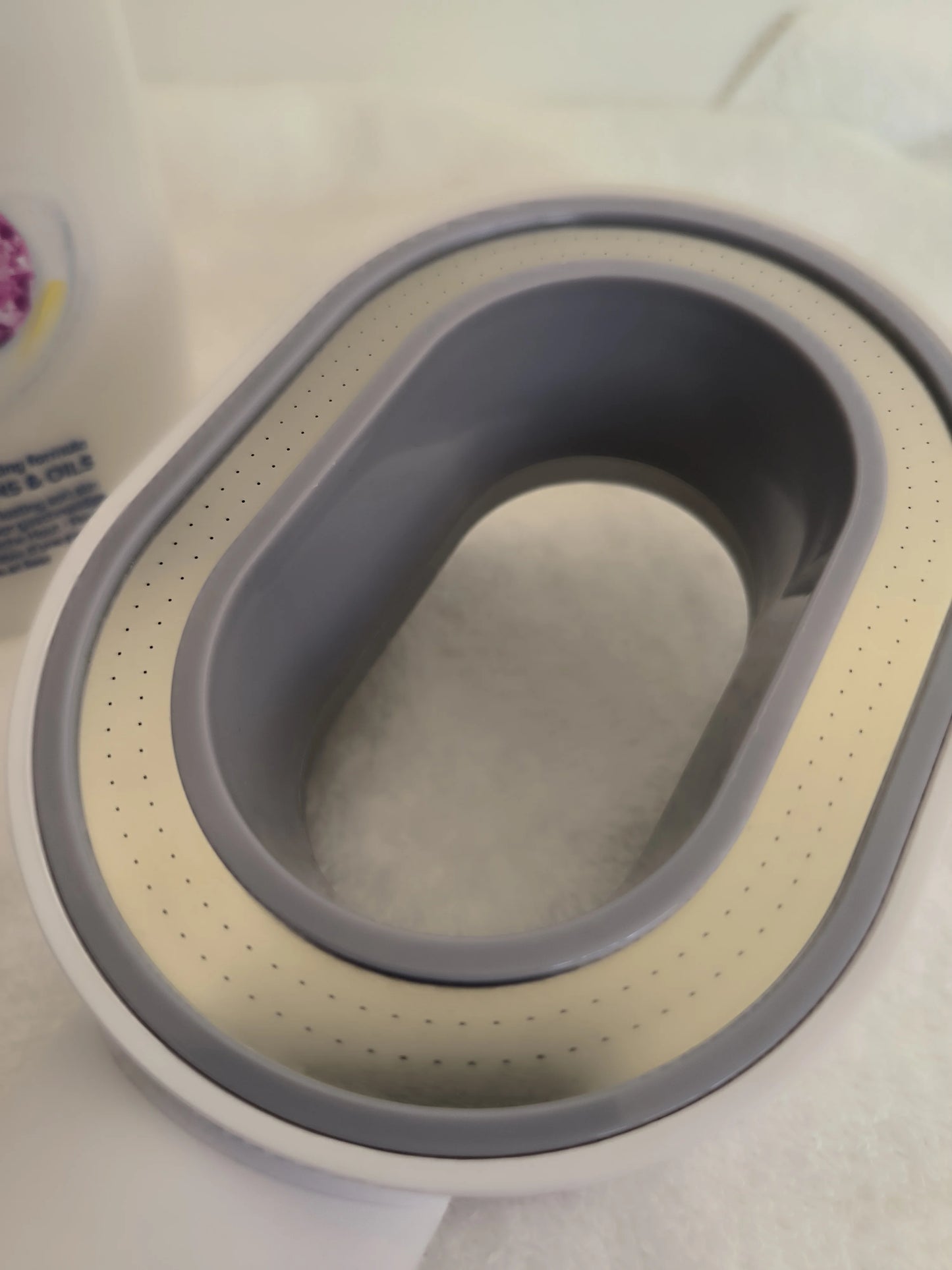 Protège votre peau et vos cheveux des agents nocifs
Réduit l'accumulation de calcaire