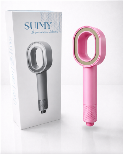 Image du pommeau de douche filtrant Suimy rose, à coté de son packaging 