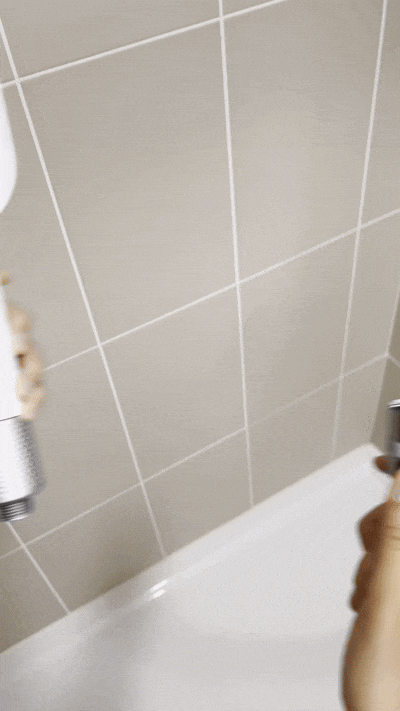 GIF de présentation du pommeau de douche filtrant Suimy en blanc avec son filtre ACF et son jet a effet spa 