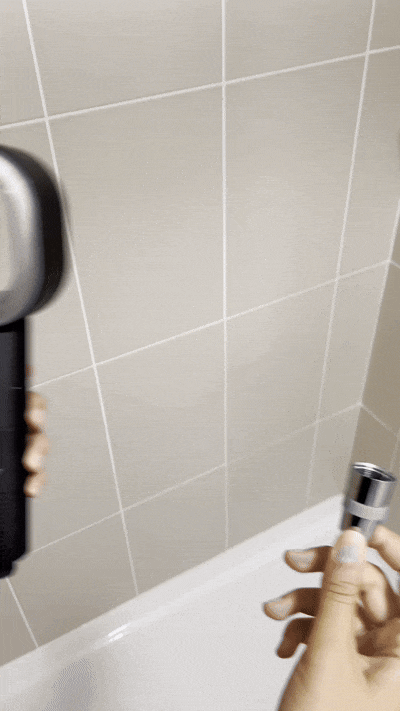 GIF de présentation du pommeau de douche filtrant Suimy en noir 