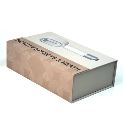 photo du coffret pommeau de douche avec filtre pommeau de douche anti chlore et calcaire Dites adieu au chlore et aux impuretés de l'eau avec le pommeau de douche Pure Shower !
Conçu pour offrir une expérience de douche saine et agréable, le pommeau Pure Shower est équipé d'un filtre haute performance qui élimine efficacement le chlore et autres contaminants présents dans l'eau. Parfait pour ceux qui cherchent à protéger leur peau et leurs cheveux des effets agressifs du chlore, ce pommeau est la solution i