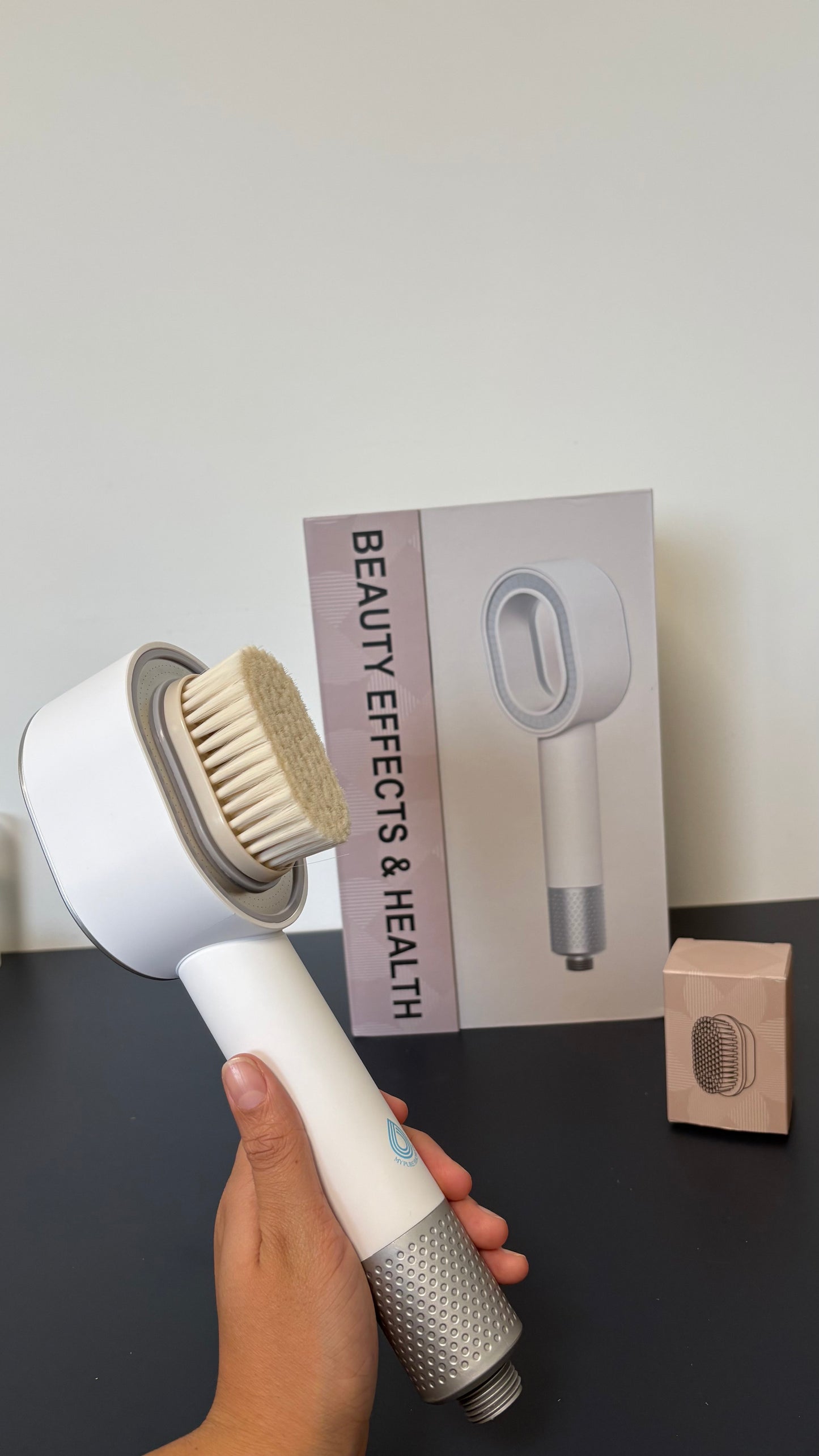 pommeau de douche blanc coffret peau douce avec éponge et brosse 