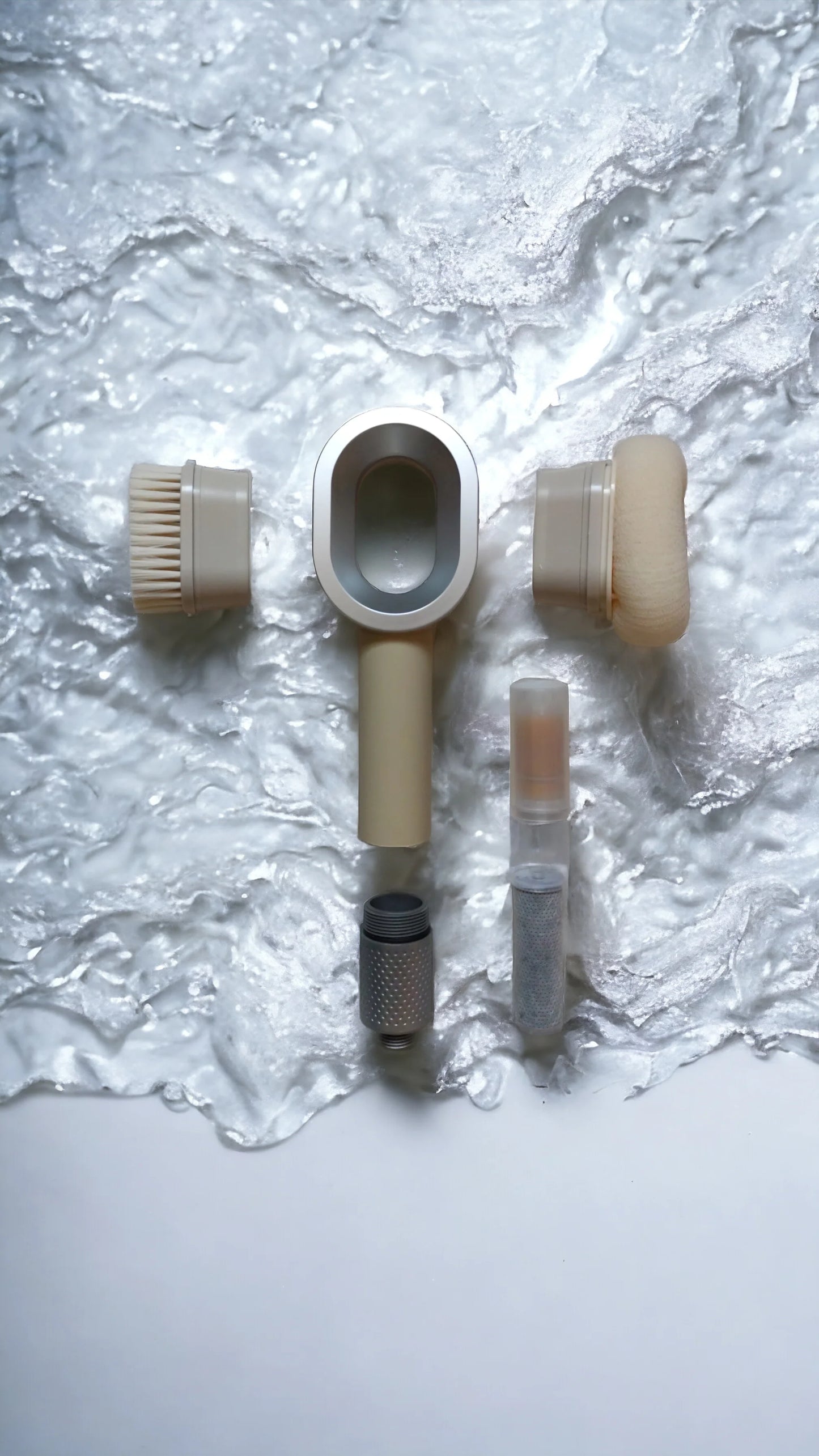 pommeau avec filtre anti chlore pure shower et filtre parfumé ainsi que brosse et éponge adaptable pommeau de douche anti chlore et calcaire  Protection contre les effets néfastes du chlore pour les peaux sensibles.
Filtre de douche pour économie d’eau idéal pour problème de peau filtre l’eau de douche et du bain grâce au pommeau anti chlore et calcaire avec filtre douche, plusieurs couleurs disponible matériaux ABS résistant et inox facile d’installation.