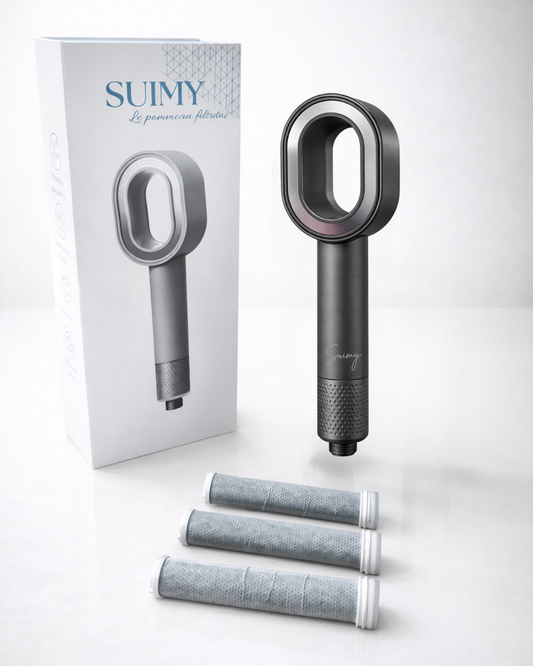 Photo du pack infinity de la marque Suimy, pommeau gris filtrant 3 filtres acf anti chlore et calcaire et la boite et notice Suimy marque Française