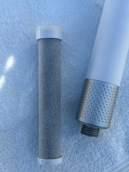 photo d'un filtre acf pour un pommeau filtrant pour eau de douche filtre le chlore et le calcaire 