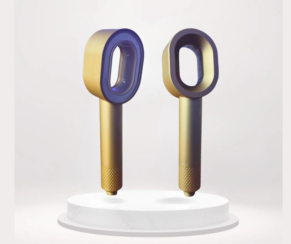 pommeau filtrant chlore et calcaire de la marque Suimy couleur doré avec économisuer d'eau 